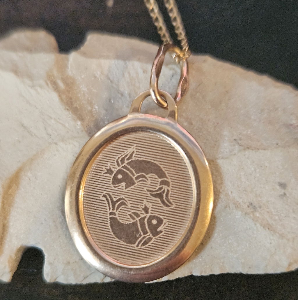 14k Yellow Gold Pisces Zodiac Pendant Necklace